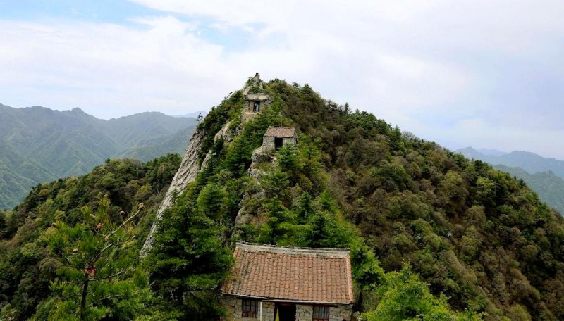 太兴山位于秦岭七十二峪的库峪一个绝佳探索之地集合了两山之美却不知