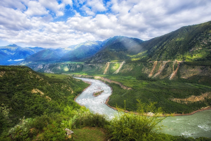 雅鲁藏布大峡谷