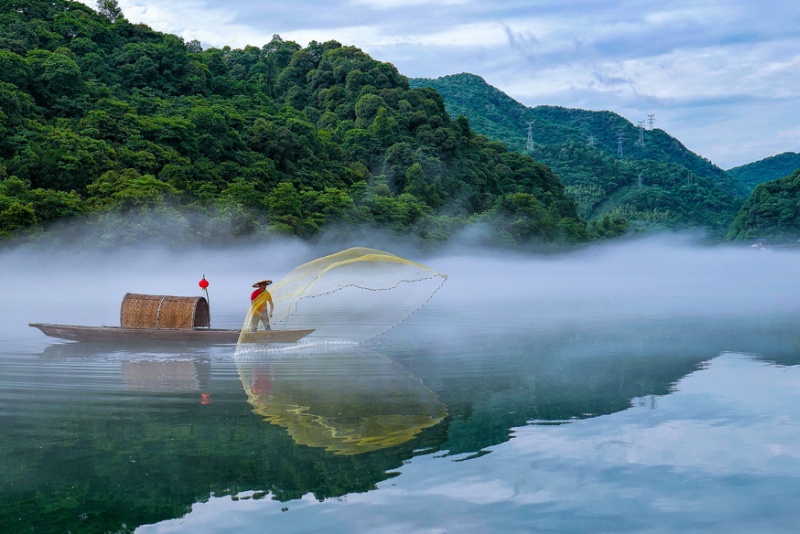 雾漫小东江