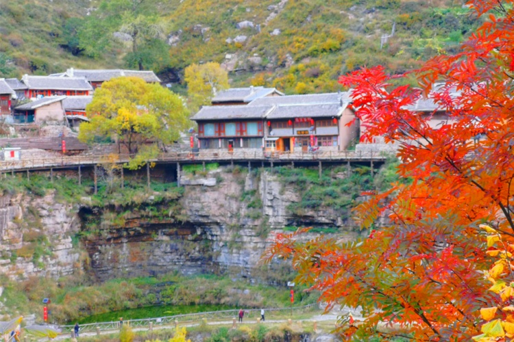 悬空村