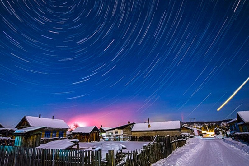 北极村夜景