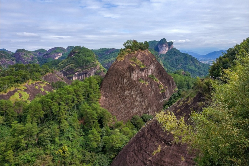 虎啸岩