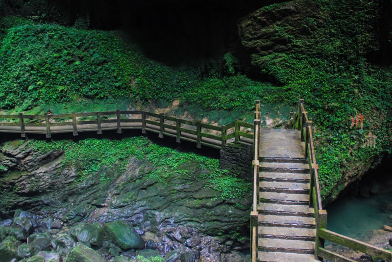 龙水峡地缝