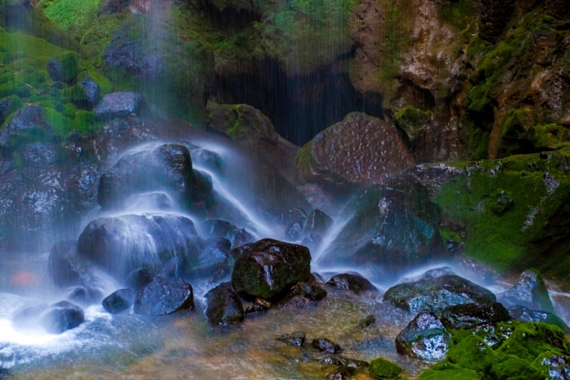 龙水峡地缝