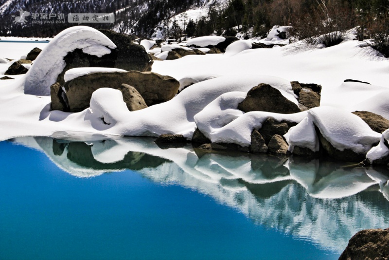 然乌湖路景