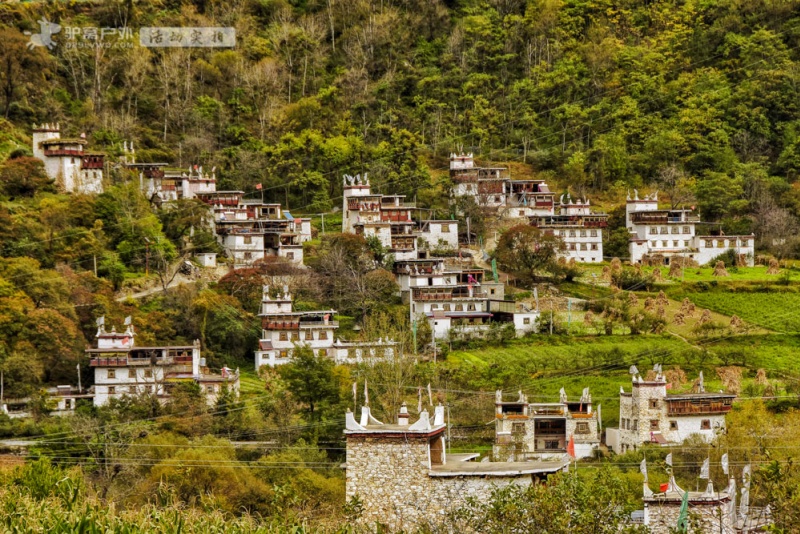 甲居藏寨
