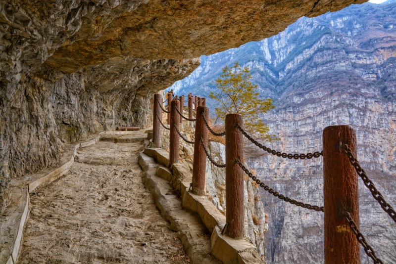 古路村挂壁山路