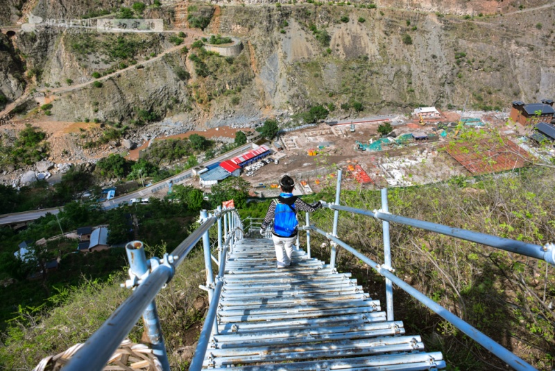 悬崖村