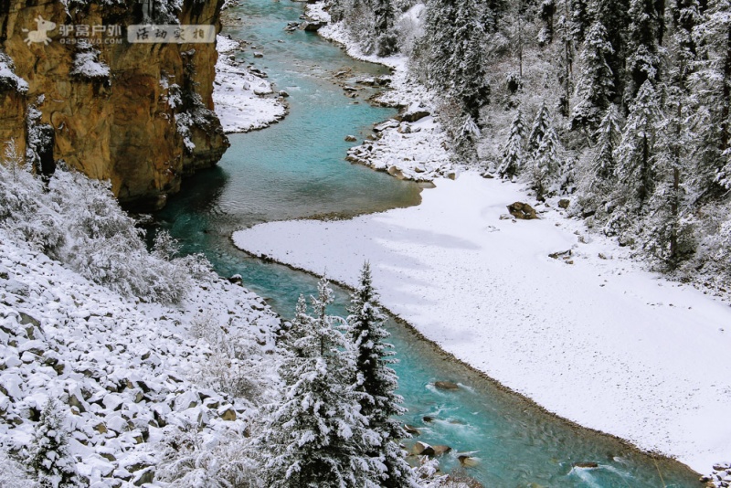 然乌湖.路景