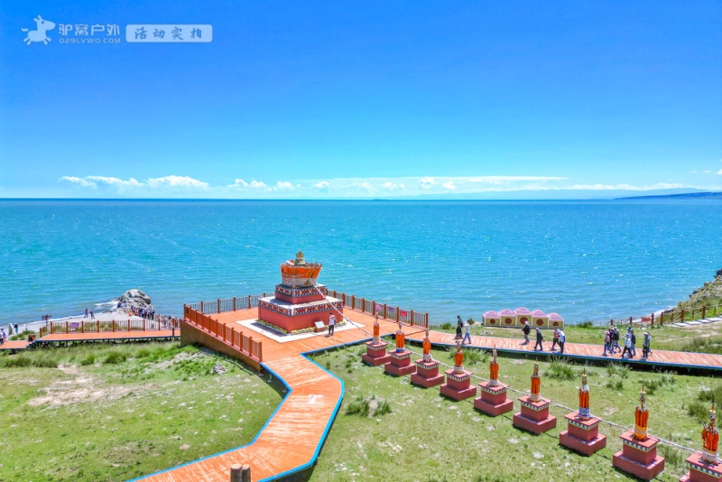 青海湖断崖