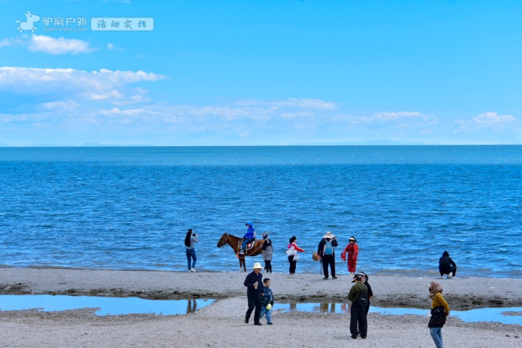 青海湖断崖