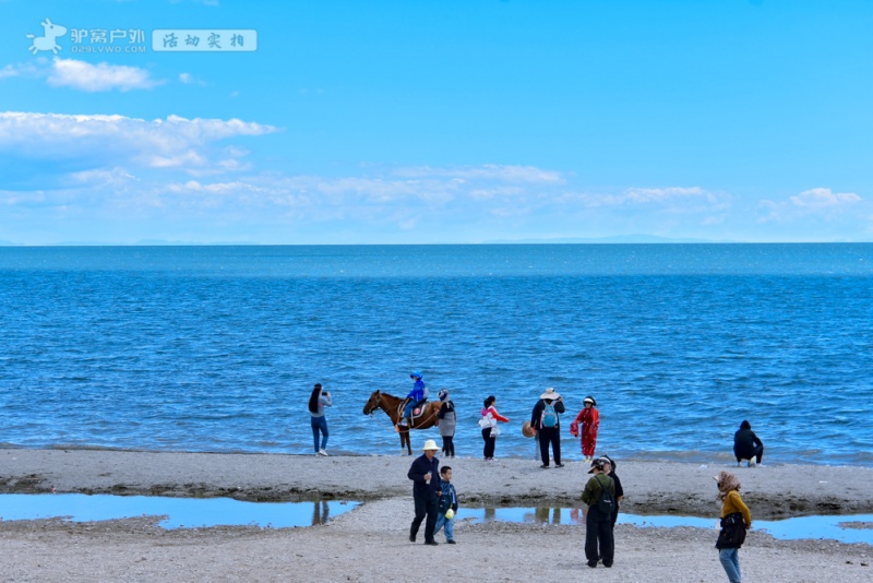 青海湖断崖