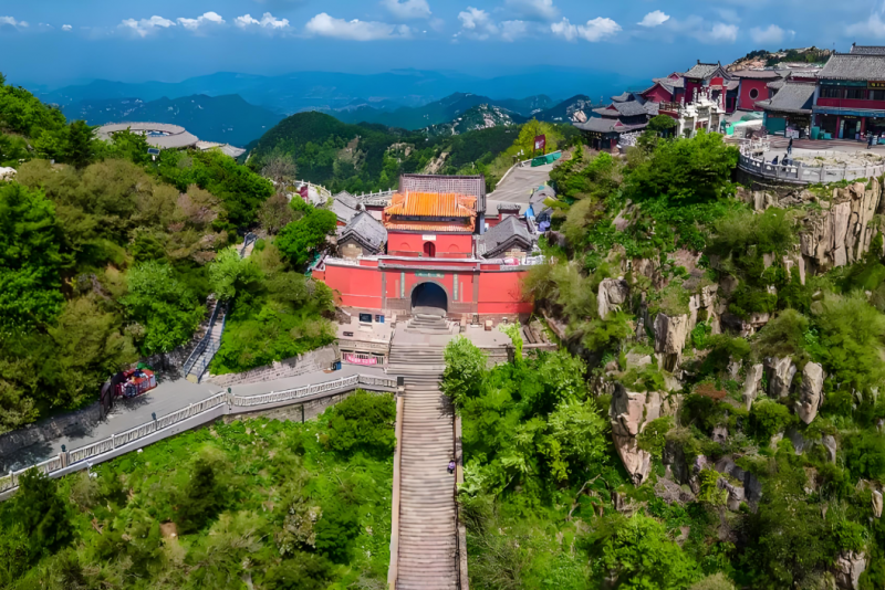 泰山